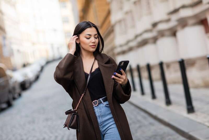 Roamless eSIM Review: 1 Travel eSIM for Fixed AND Pay-As-You-Go Data Plans